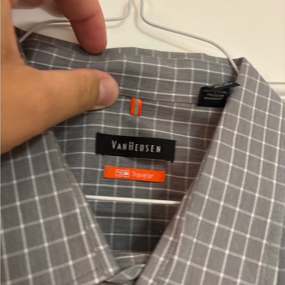 Van Heusen Traveler Dress Shirt | XL 17–17.5 | Wrinkle-Free | Gray Grid Check - Picture 4 of 5